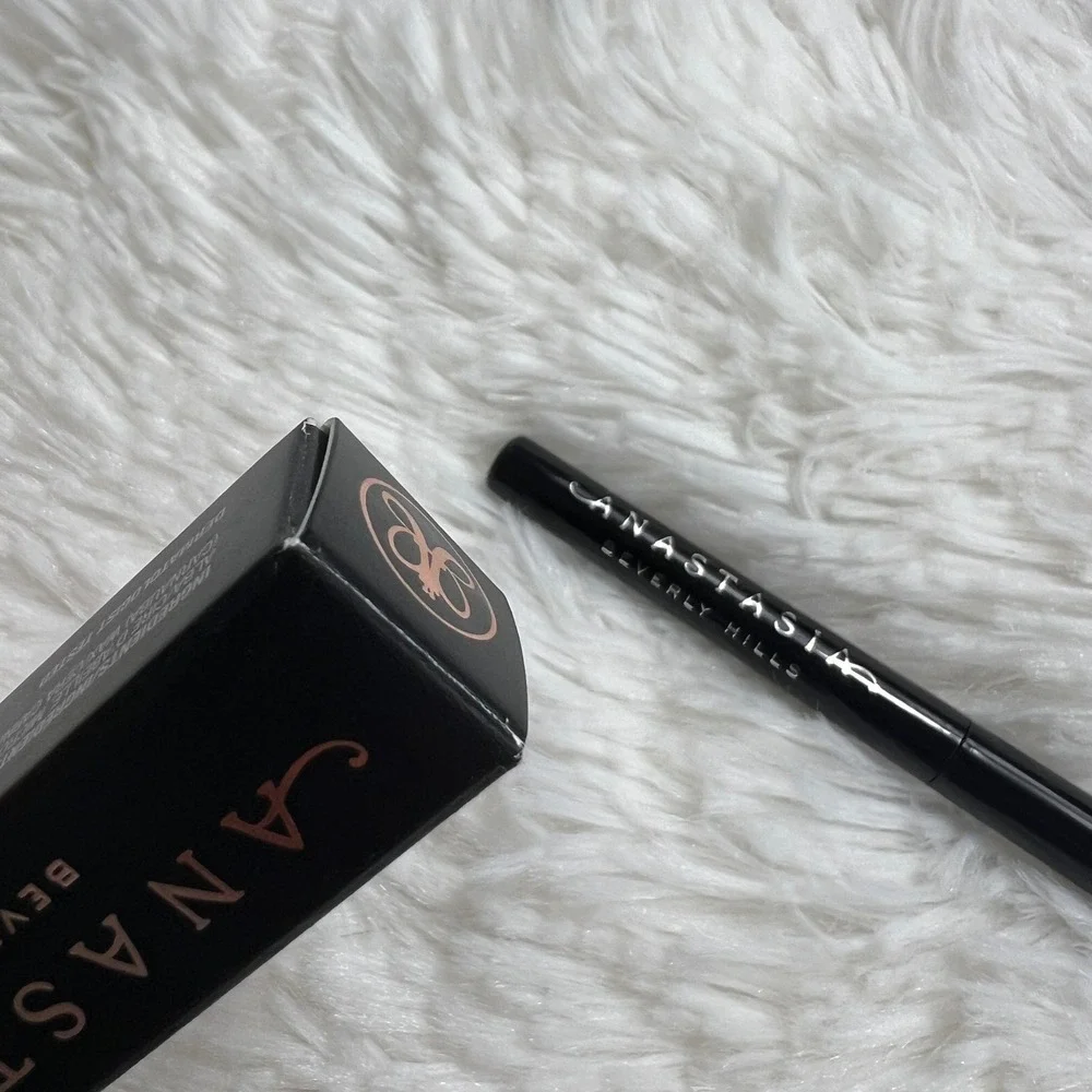 Anastasia‎ Beverly Hills Darkside Waterproof Gel Liner Black Retractable Pencil